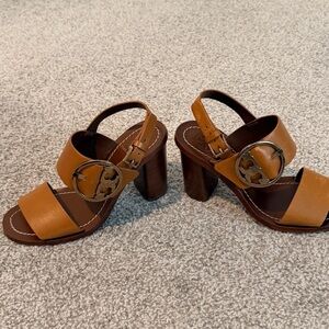Tpry Burch Elegant Tan Women's Sandals with Buckle